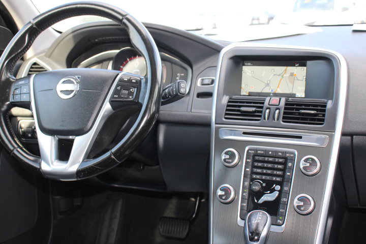 Used 2015 Volvo XC60 T5 Premier w/ Protection Package image 24