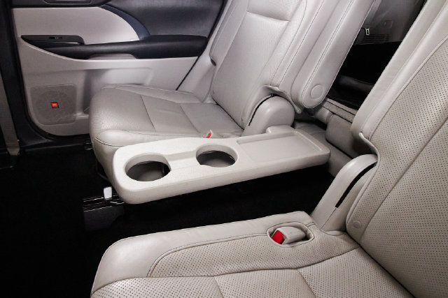 Used 2015 Toyota Highlander Limited Platinum AWD/4WD image 22