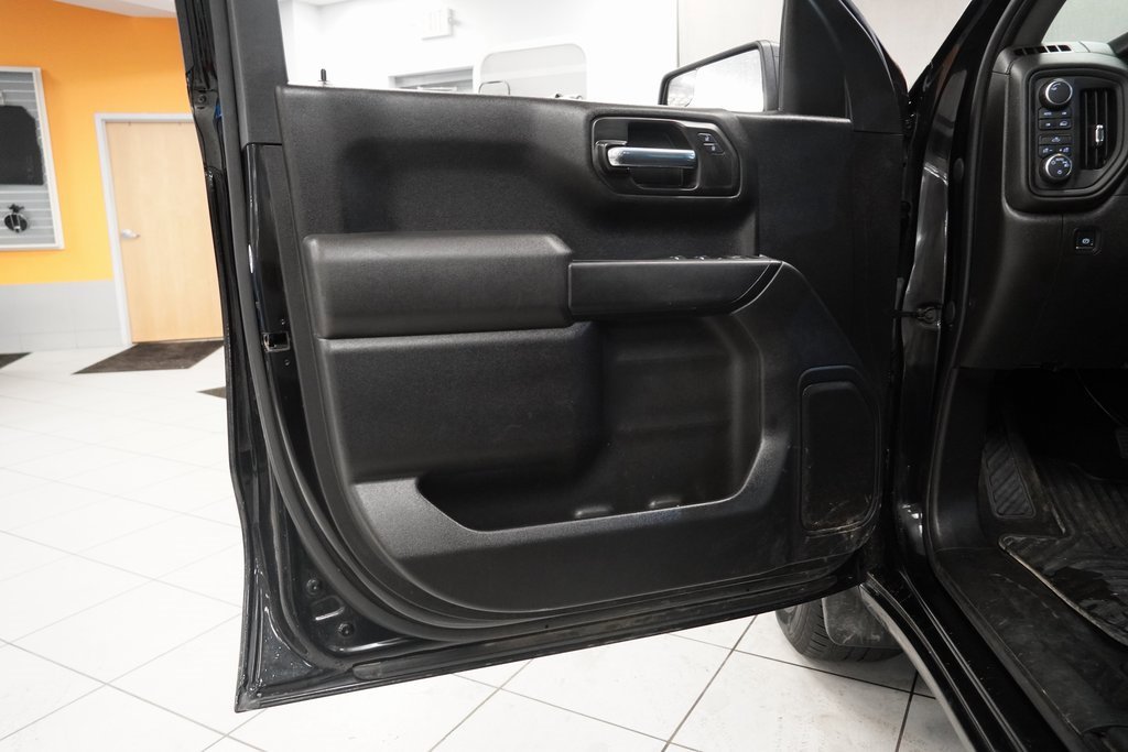 Used 2022 Chevrolet Silverado 1500 Custom image 5