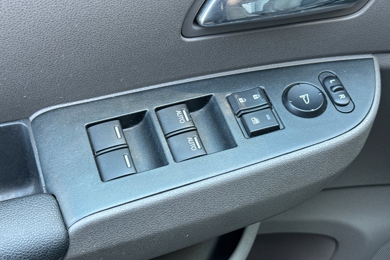 Used 2015 Honda Odyssey EX-L image 13