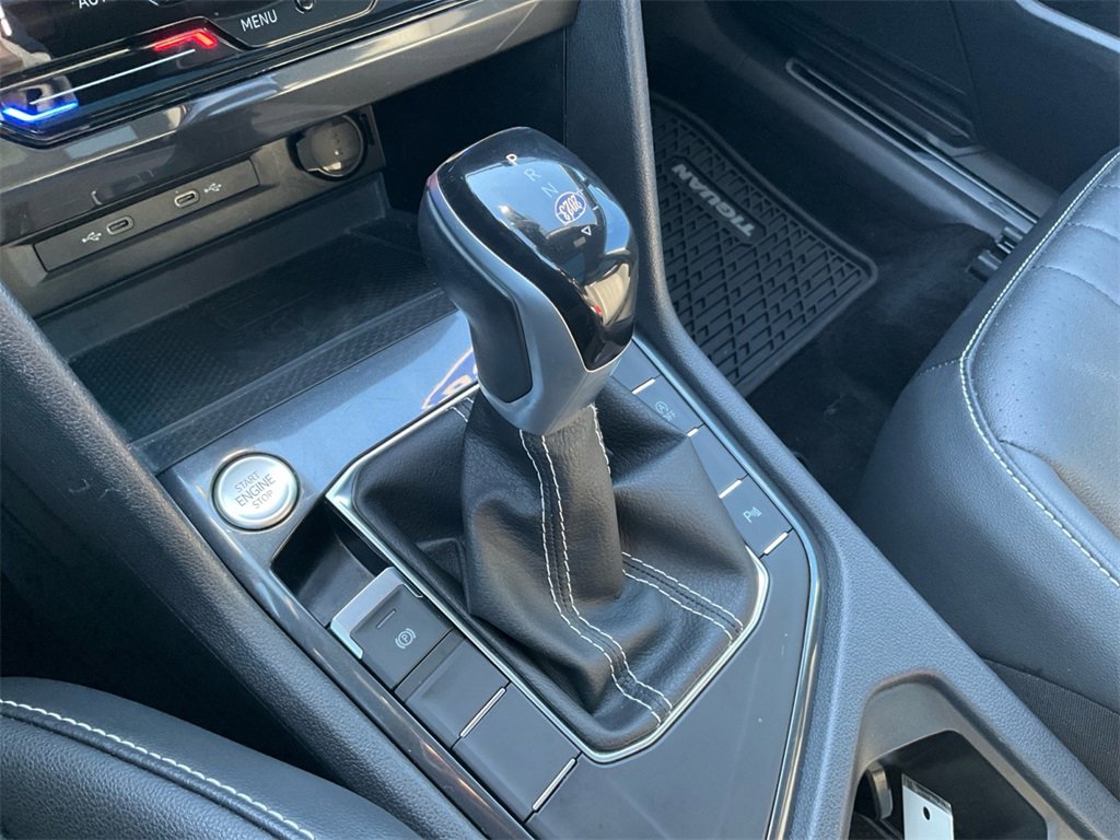 Used 2023 Volkswagen Tiguan SE R-Line image 31