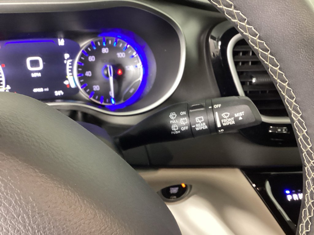 Used 2024 Chrysler Pacifica Touring-L image 23