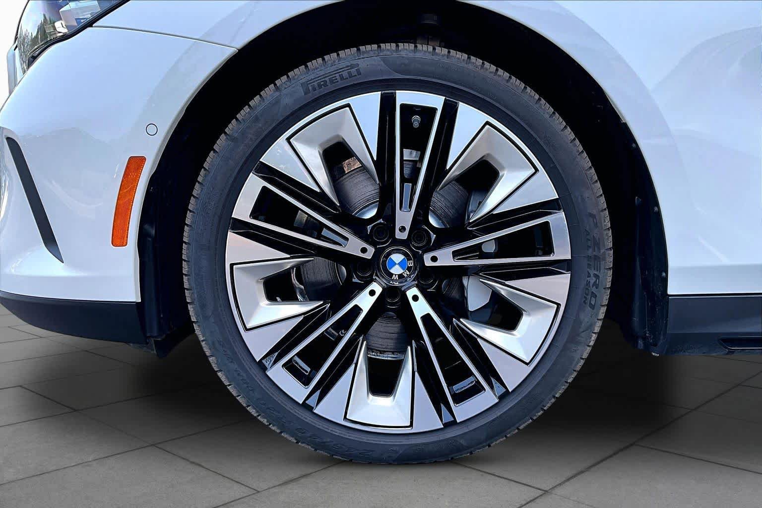 Certified 2026 BMW 530i RWD image 10