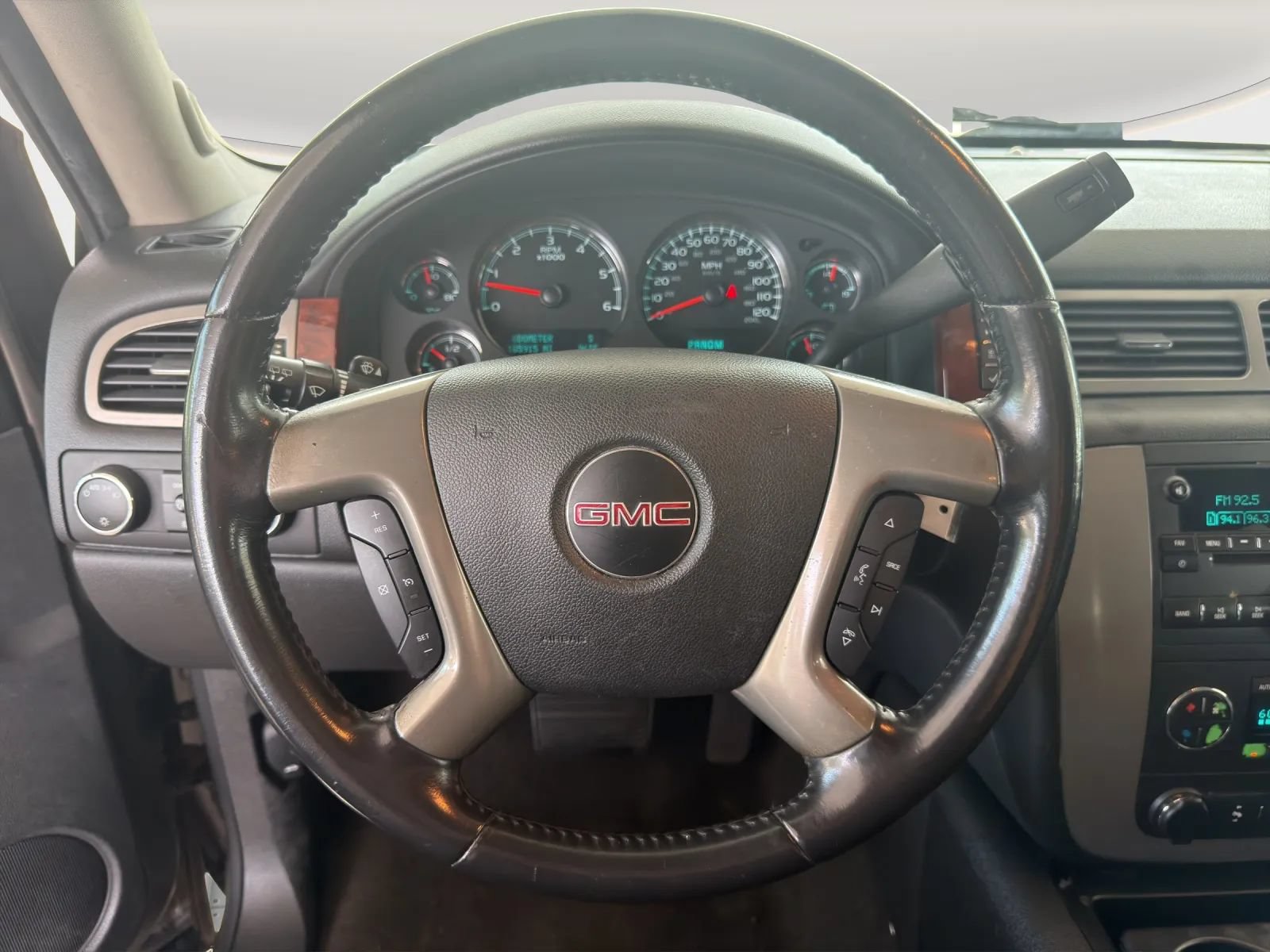 Used 2013 GMC Yukon SLT AWD/4WD image 9