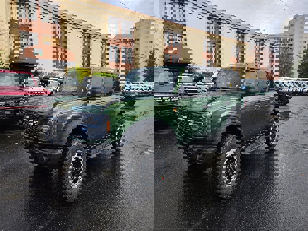 New 2025 Ford Bronco Badlands w/ Sasquatch Package image 1