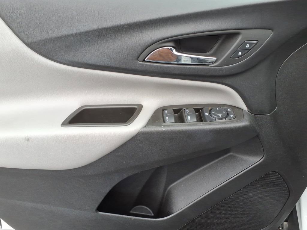 Used 2023 Chevrolet Equinox LT image 18