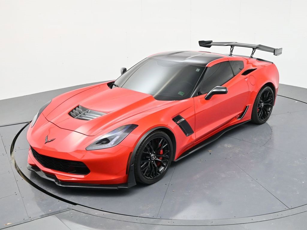 Used 2015 Chevrolet Corvette Z06 w/ 3LZ Preferred Equipment Group image 31