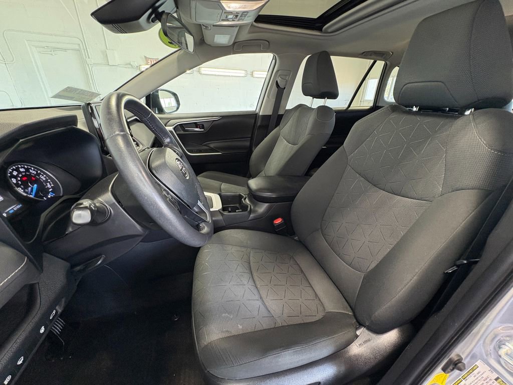 Used 2022 Toyota RAV4 XLE w/ Convenience Package AWD/4WD image 13