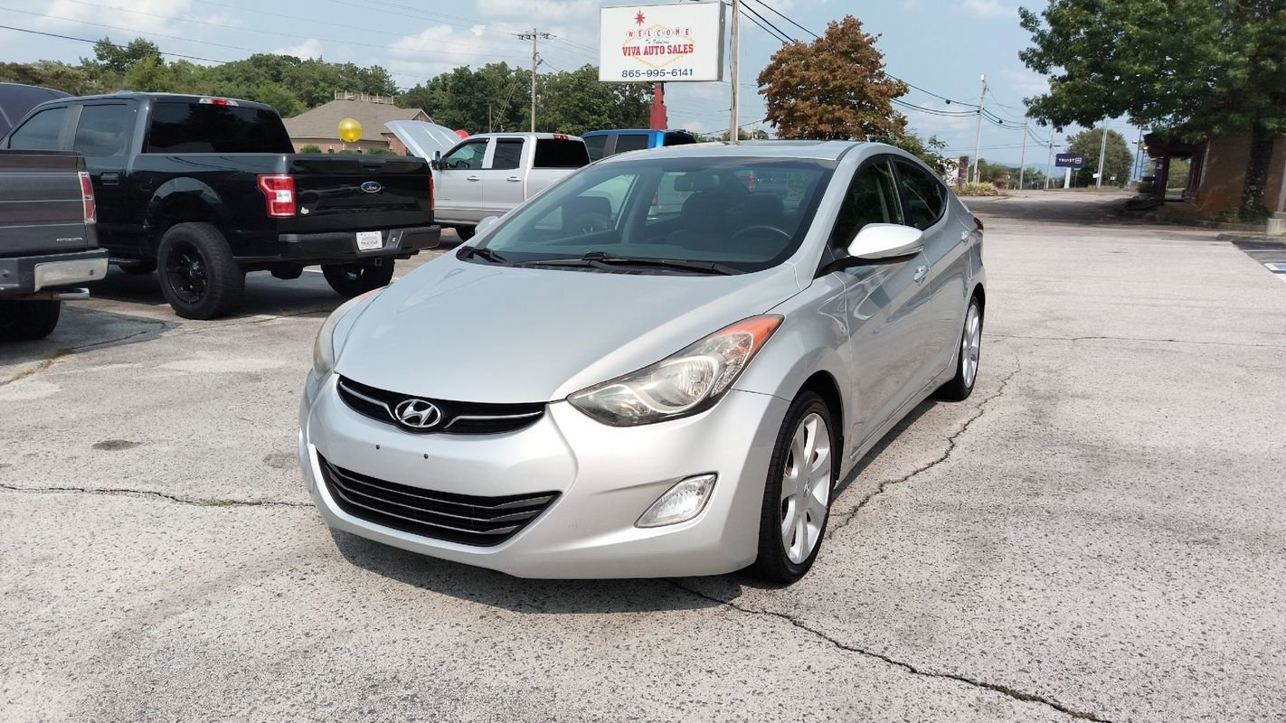 Used 2013 Hyundai Elantra Limited image 1