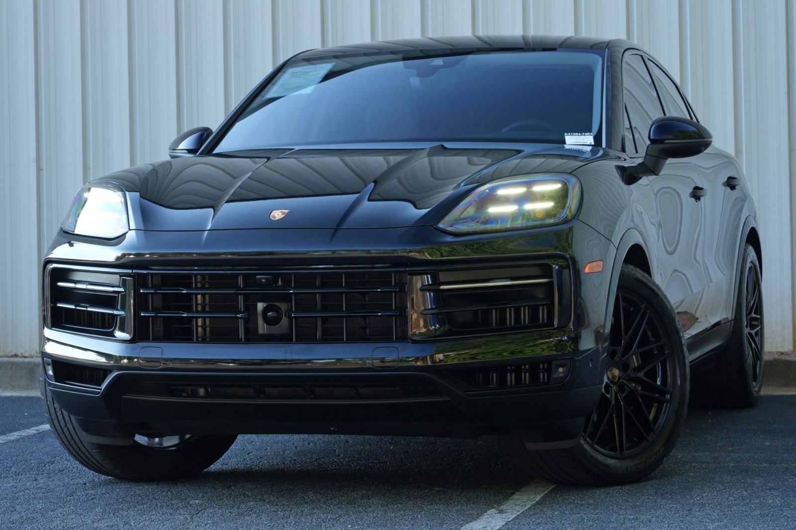 Used 2025 Porsche Cayenne Coupe AWD/4WD image 3