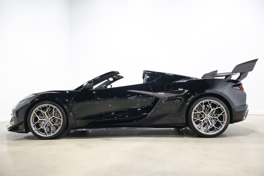 Used 2026 Chevrolet Corvette ZR1 w/ ZR1 Carbon Fiber Aero Package image 13