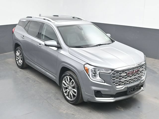 Used 2023 GMC Terrain Denali w/ Denali Premium Package AWD/4WD image 37