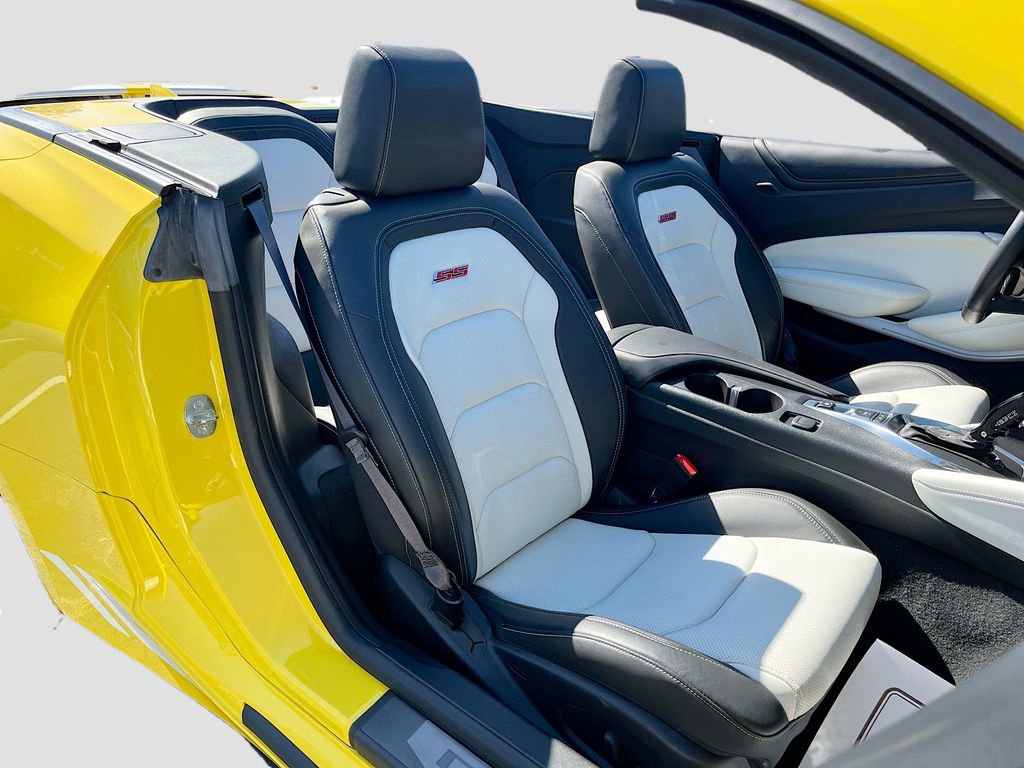 Used 2016 Chevrolet Camaro SS image 28