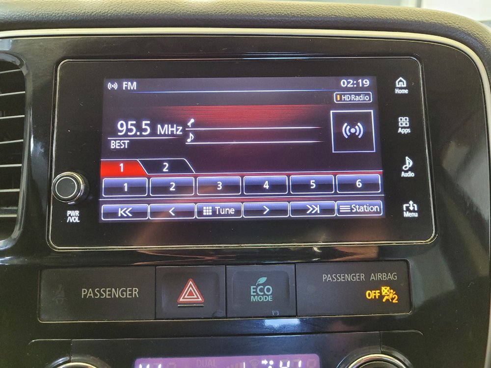 Used 2018 Mitsubishi Outlander SE image 25