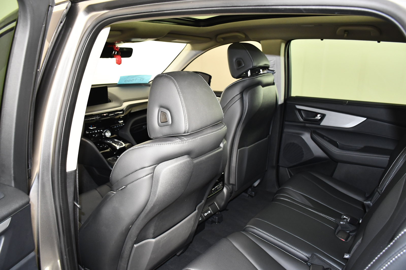 Certified 2024 Acura MDX w/ Technology Package AWD/4WD image 47