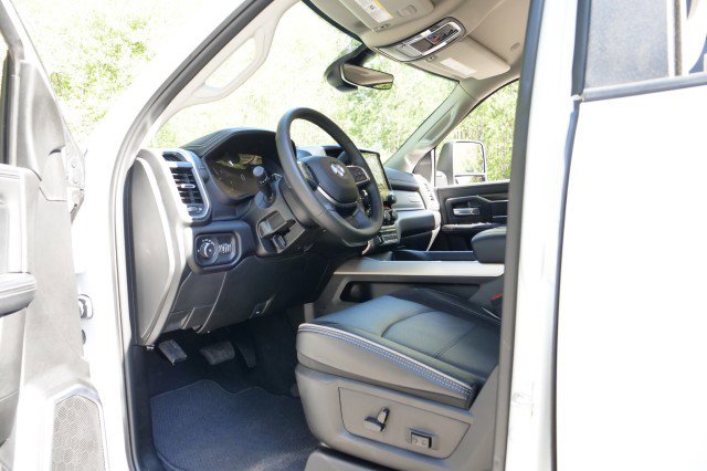 Used 2024 RAM 3500 Laramie AWD/4WD image 19