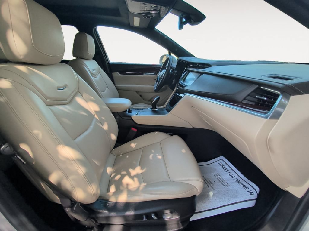 Used 2018 Cadillac XT5 Luxury w/ Driver Awareness Package AWD/4WD image 15