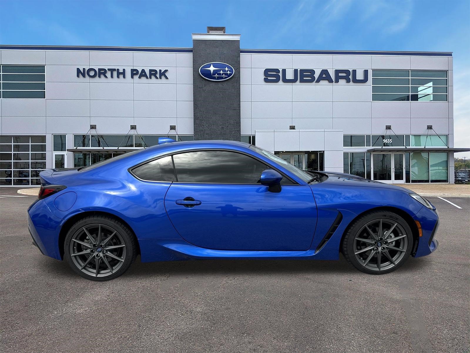 Used 2024 Subaru BRZ Limited w/ Popular Package 2 RWD image 2