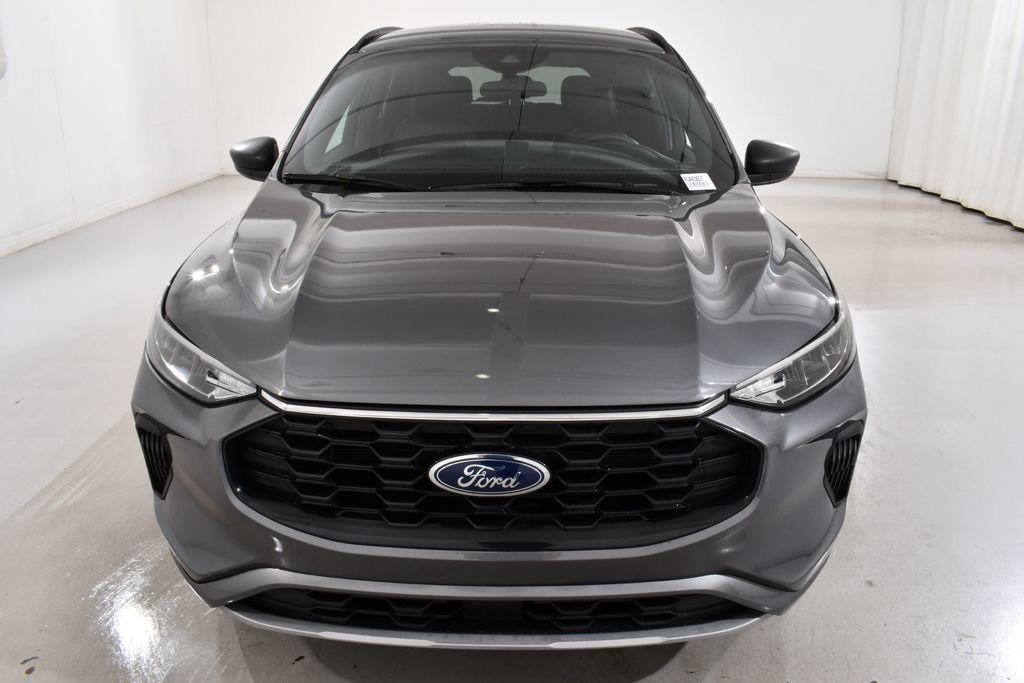 Used 2024 Ford Escape ST-Line w/ Tech Pack #1 AWD/4WD image 3