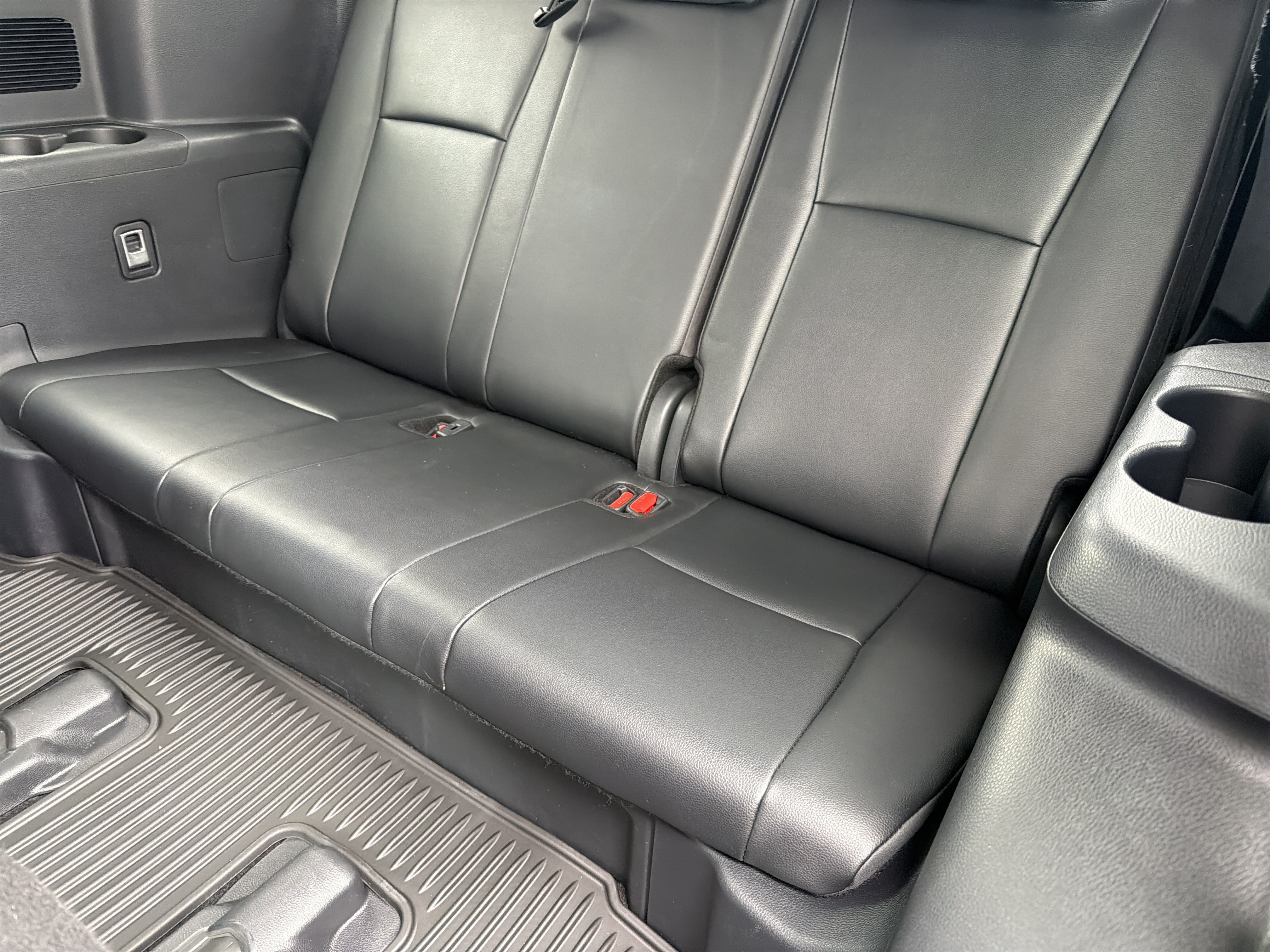 Certified 2025 Toyota Highlander XLE FWD image 30