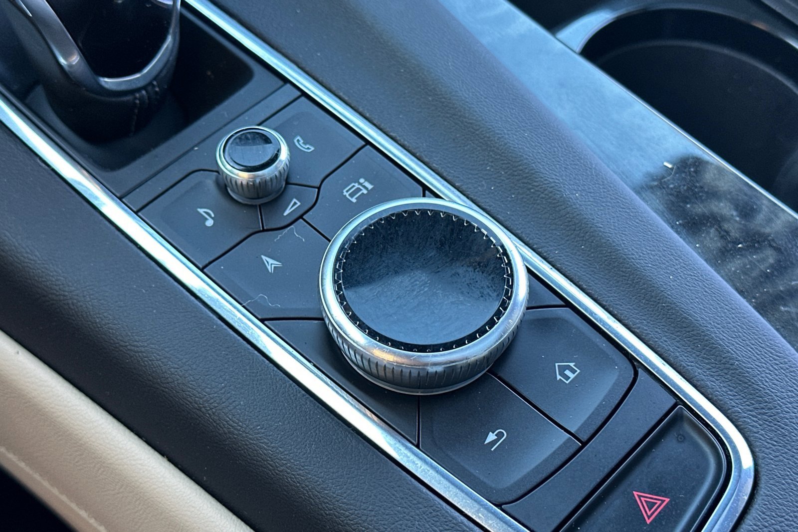 Certified 2024 Cadillac Escalade Premium Luxury image 30