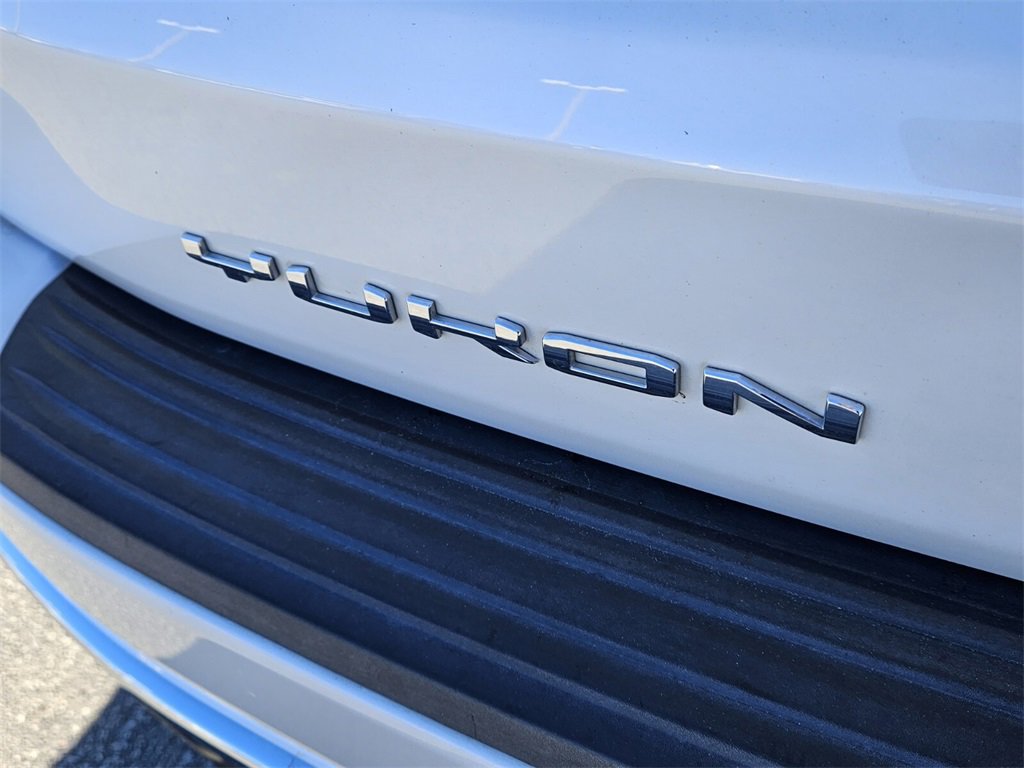 Used 2022 GMC Yukon SLT w/ SLT Premium Package image 10