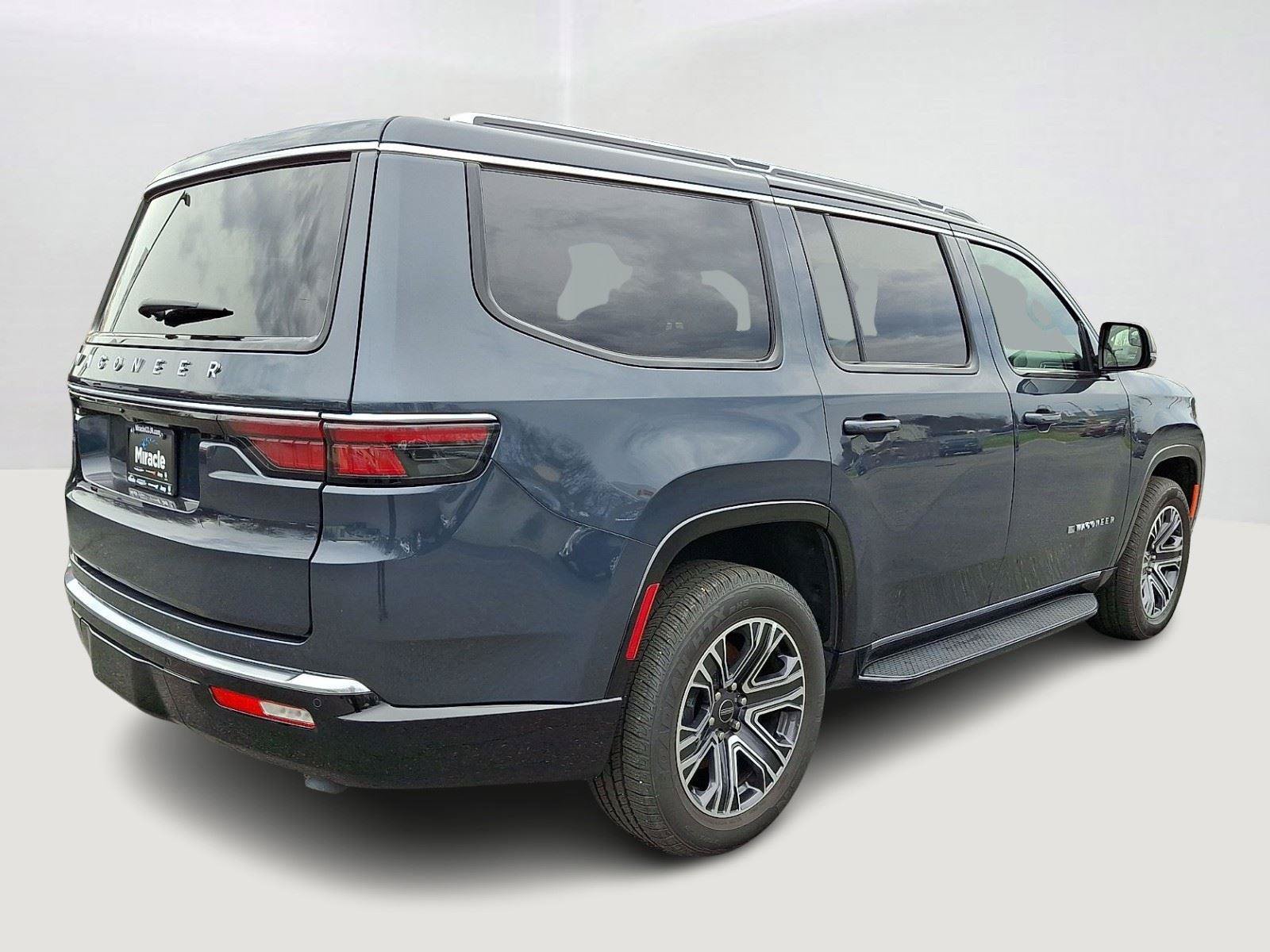 Certified 2025 Jeep Wagoneer 4WD image 7