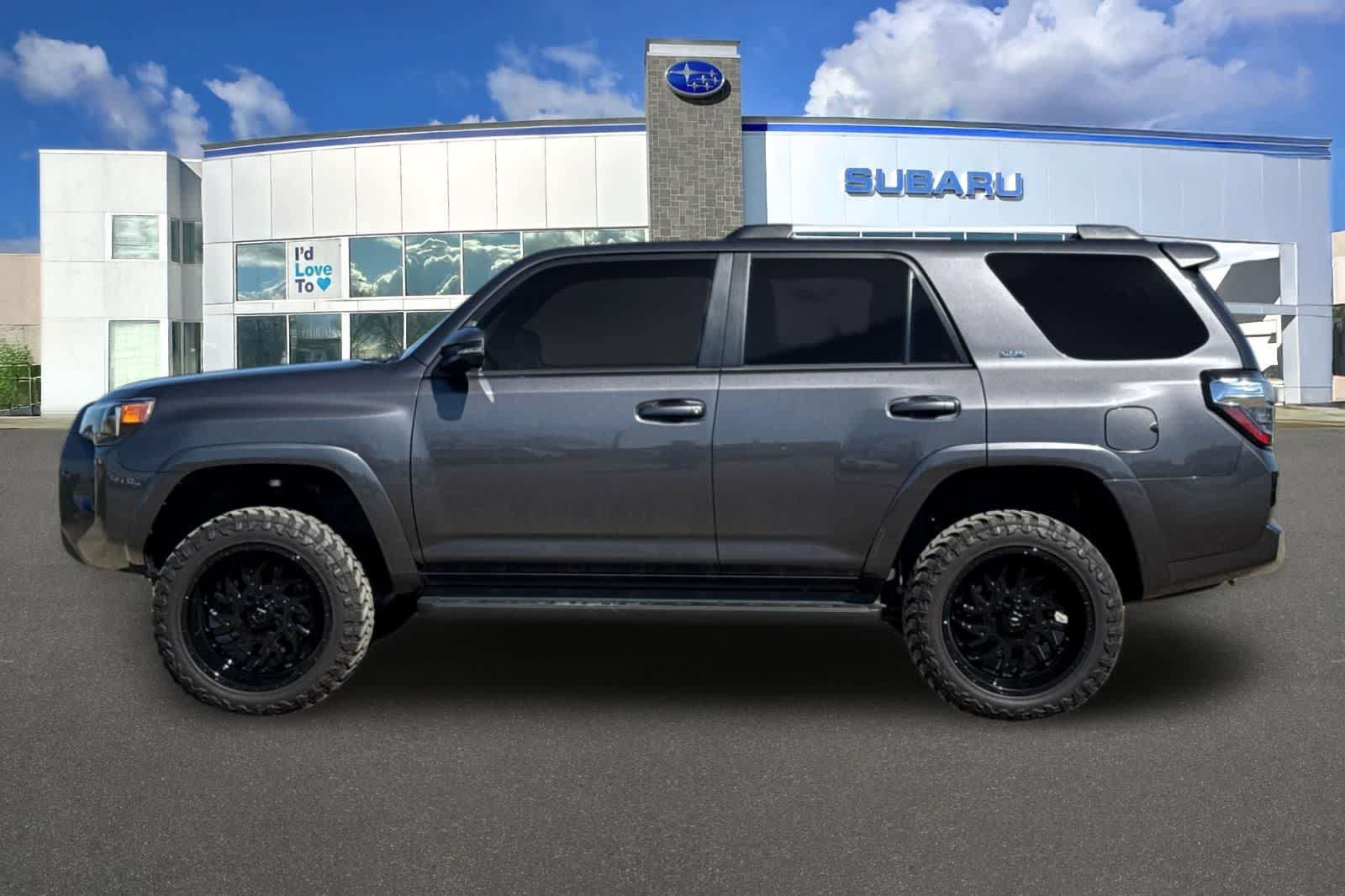 Used 2023 Toyota 4Runner SR5 Premium image 9