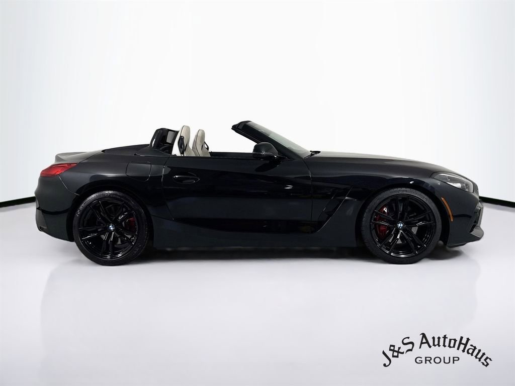 Used 2022 BMW Z4 M40i w/ Premium Package RWD image 8