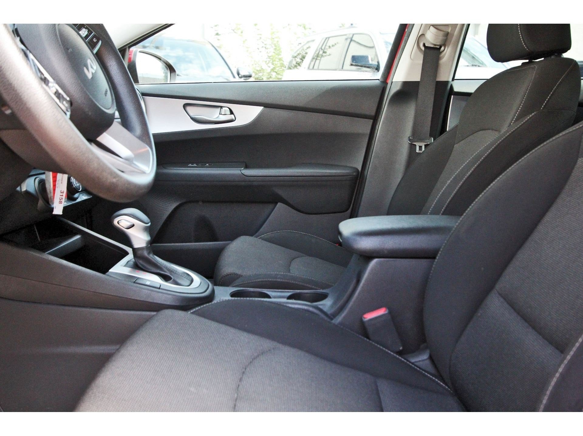 Used 2022 Kia Forte LXS FWD image 28