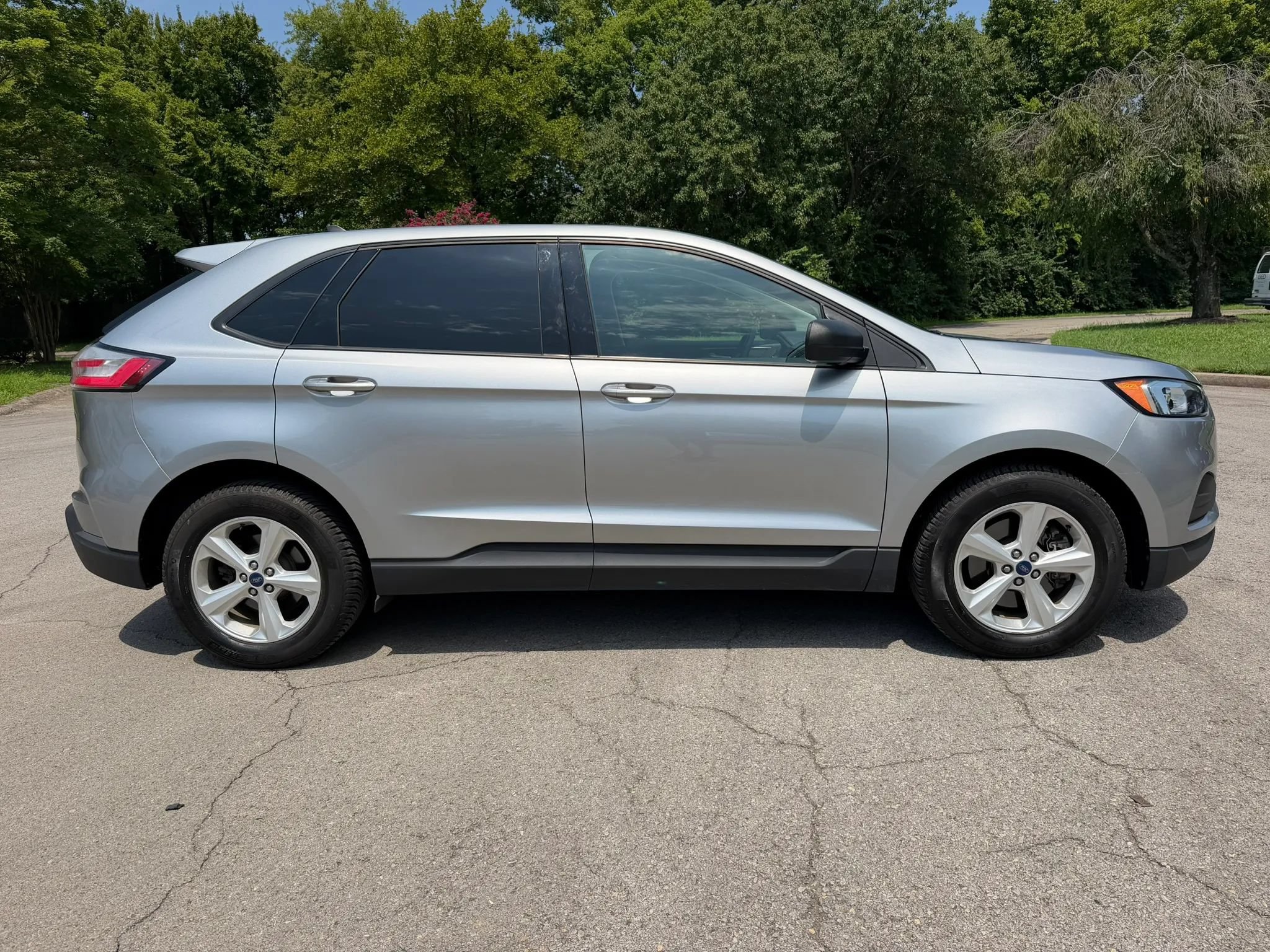Used 2020 Ford Edge SE AWD/4WD image 4
