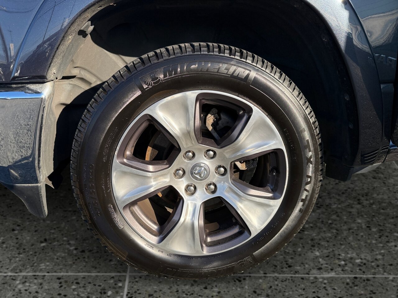 Used 2019 RAM 1500 Laramie AWD/4WD image 15