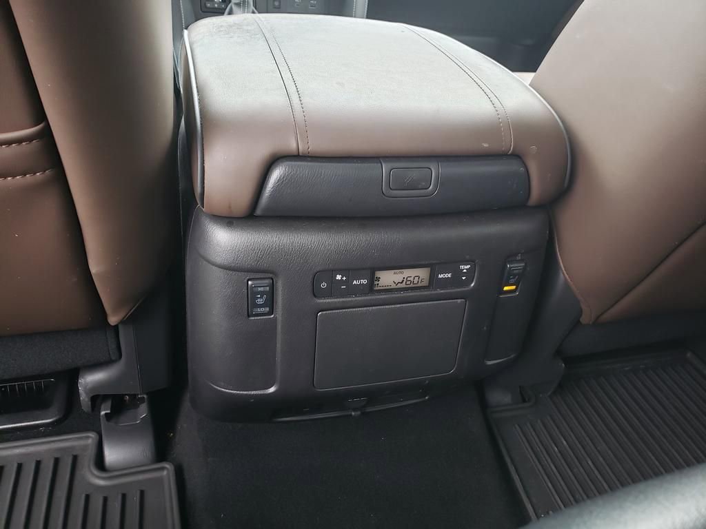 Used 2024 Nissan Armada Platinum w/ Captain's Chairs Package image 17