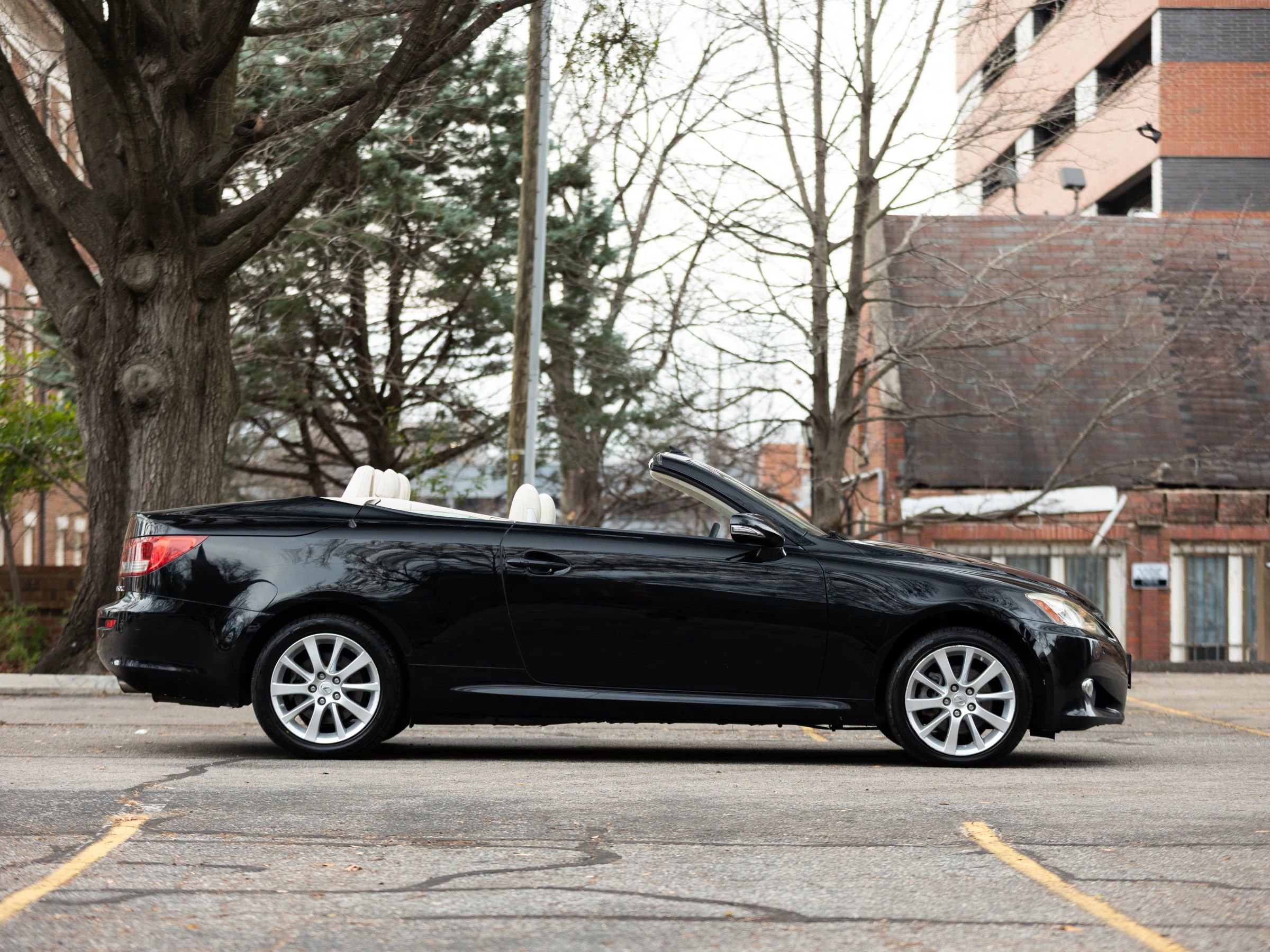 Used 2010 Lexus IS 250C image 6