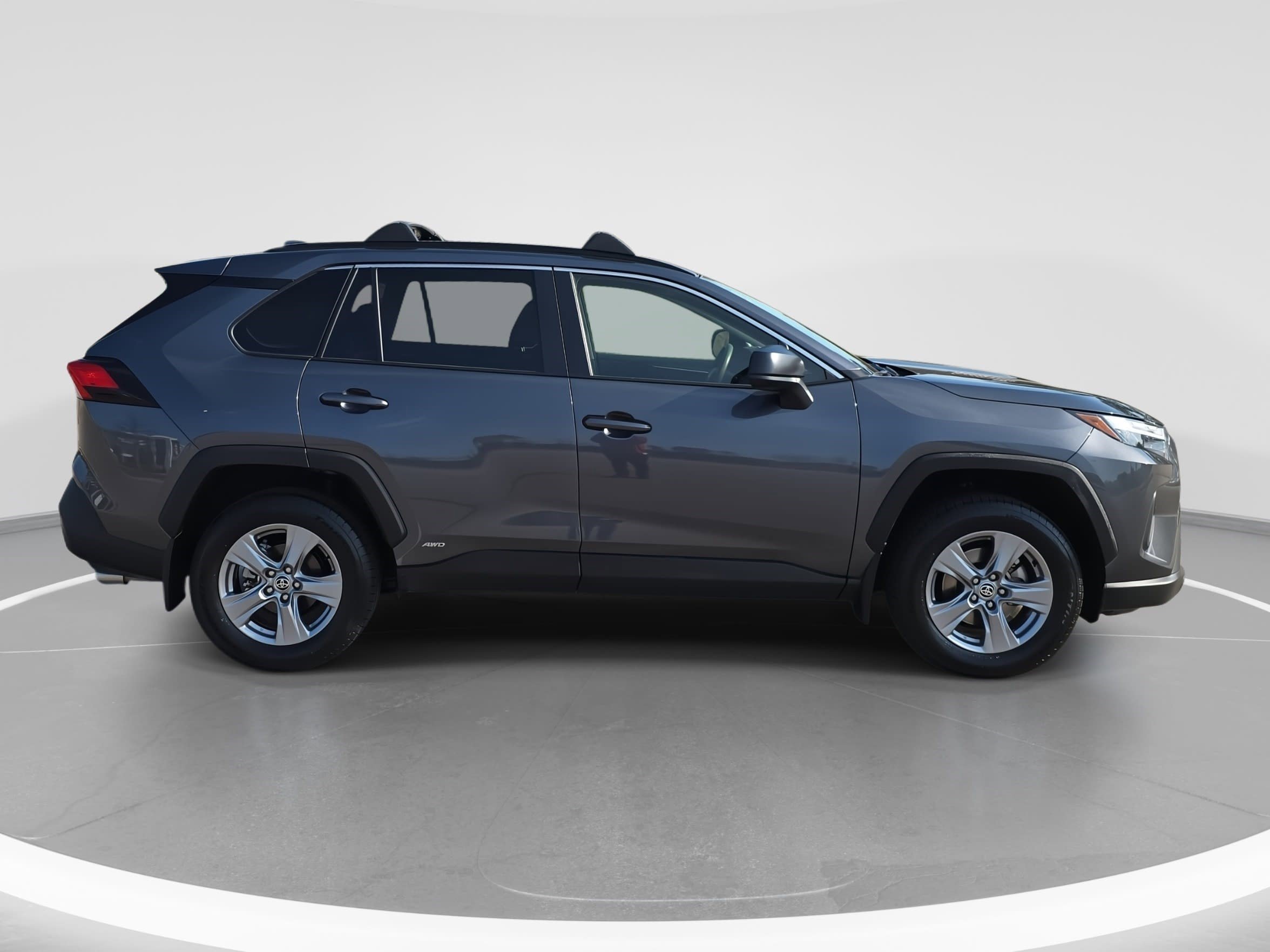 Used 2024 Toyota RAV4 LE image 4