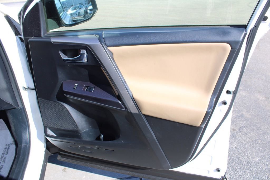 Used 2018 Toyota RAV4 XLE w/ Plus Extra Value Package image 22