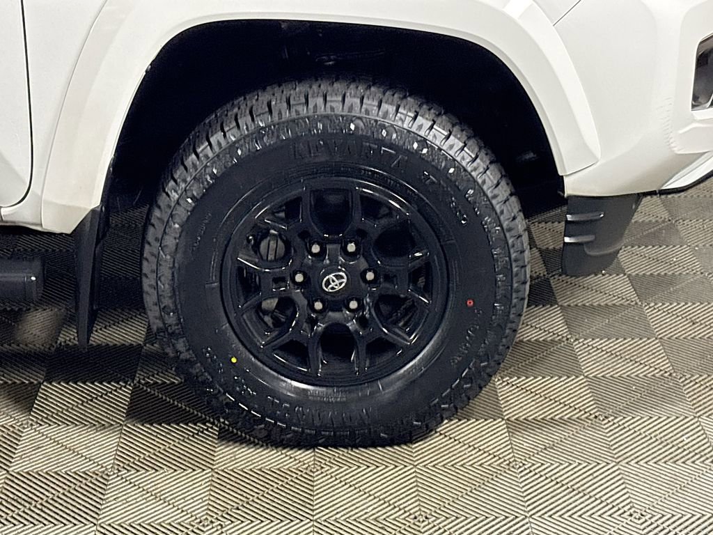 Used 2020 Toyota Tacoma SR5 AWD/4WD image 21