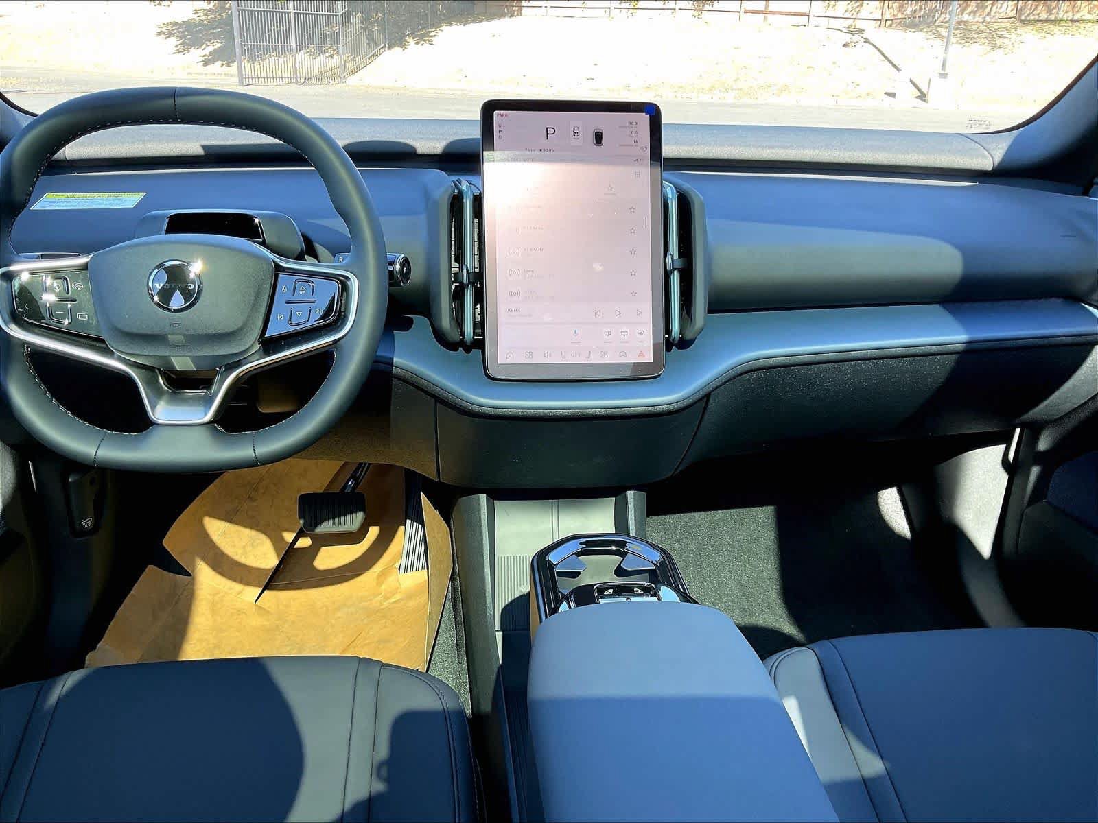 New 2026 Volvo EX30 Ultra w/ Protection Package Premier AWD/4WD image 9