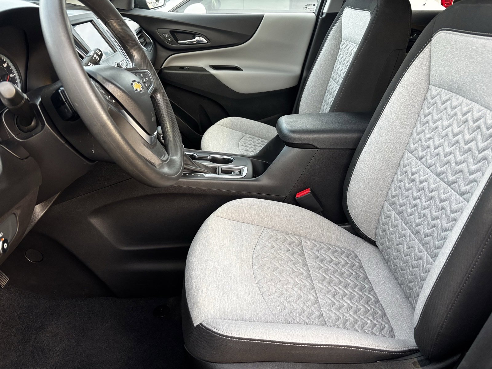 Used 2023 Chevrolet Equinox LS image 18