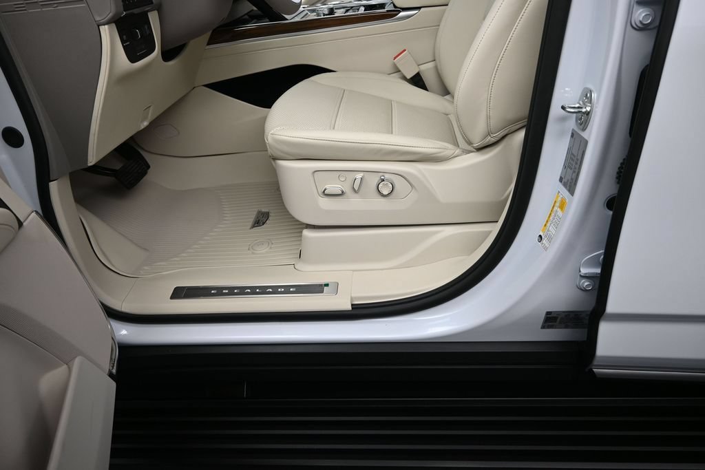 New 2026 Cadillac Escalade Platinum Sport AWD/4WD image 10