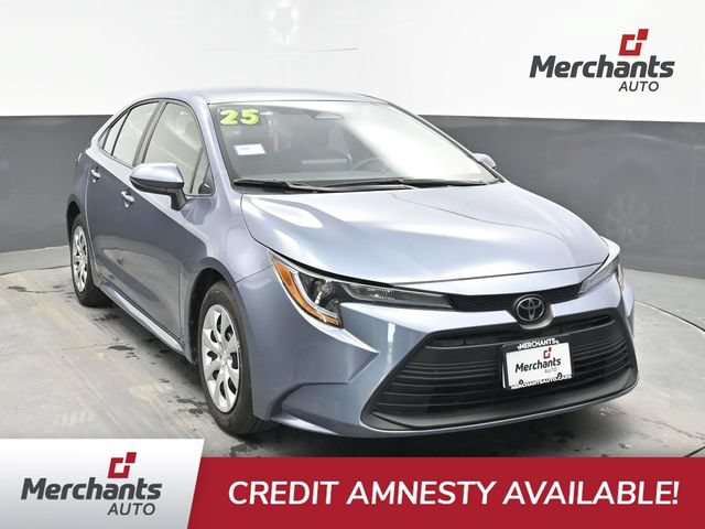 Used 2025 Toyota Corolla LE FWD image 1