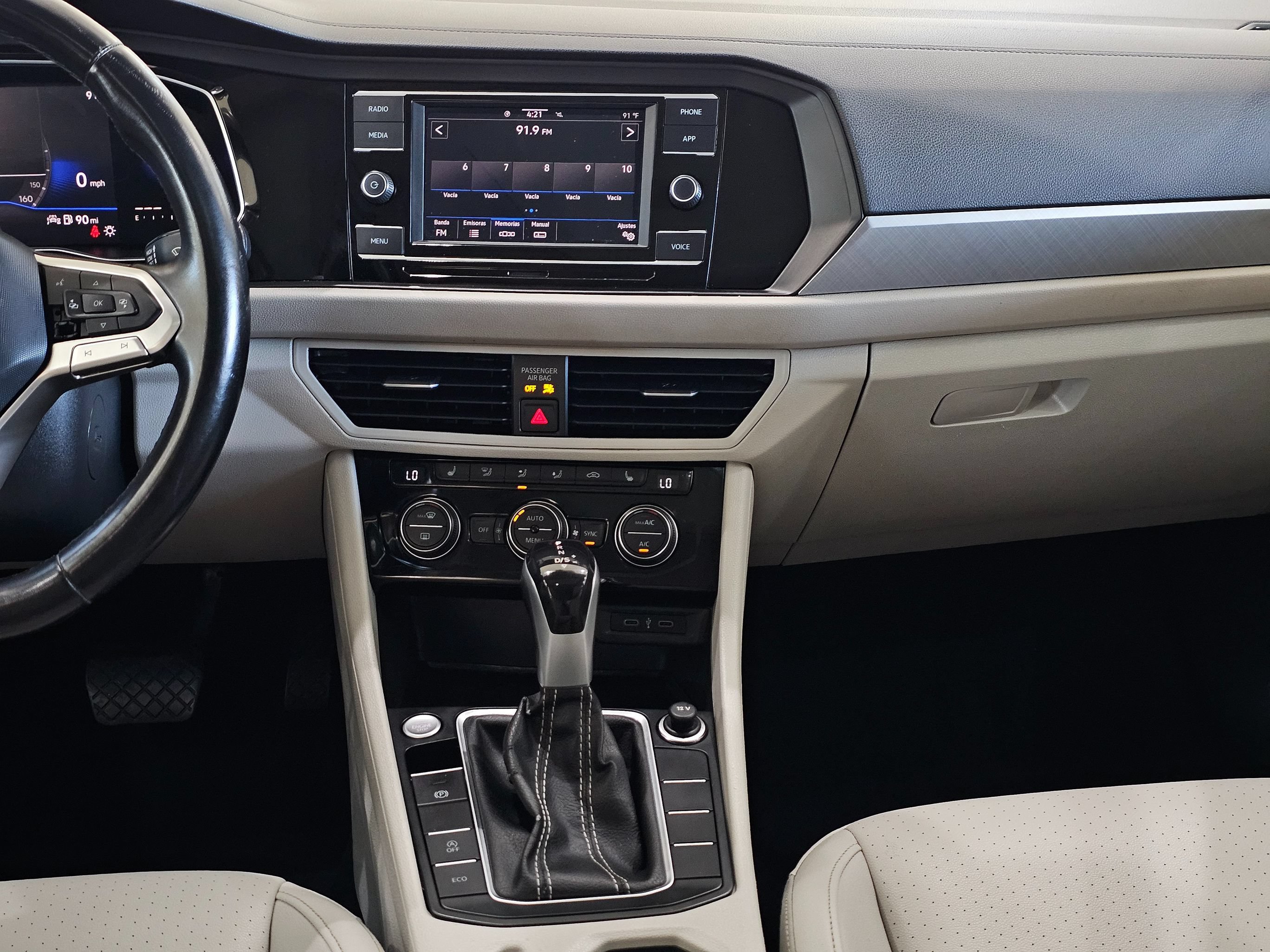 Used 2022 Volkswagen Jetta SE w/ Panoramic Sunroof Package FWD image 27