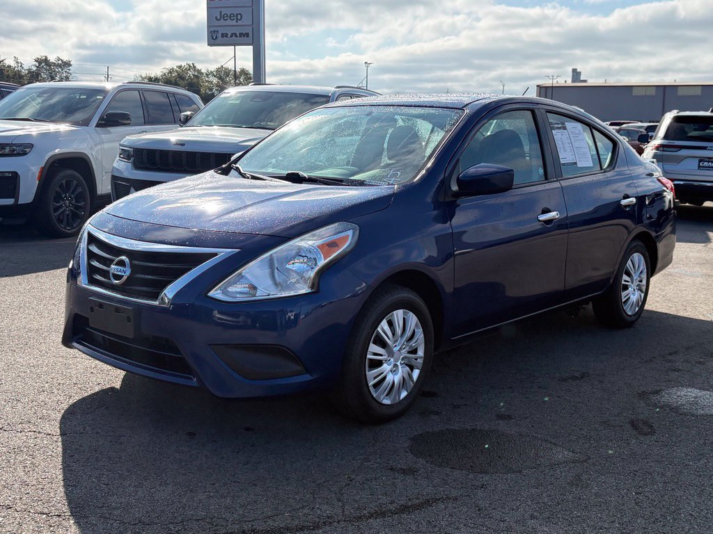 Used 2019 Nissan Versa SV FWD image 3