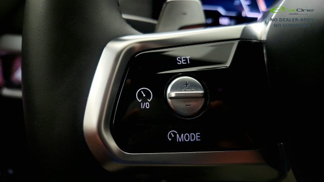 Used 2023 BMW 740i w/ Parking Assistance Package RWD image 62