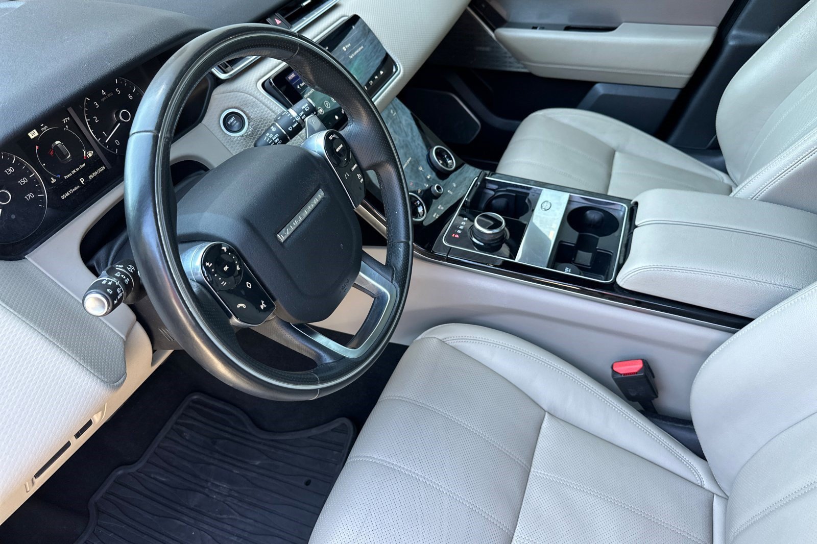 Used 2020 Land Rover Range Rover Velar R-Dynamic S AWD/4WD image 4