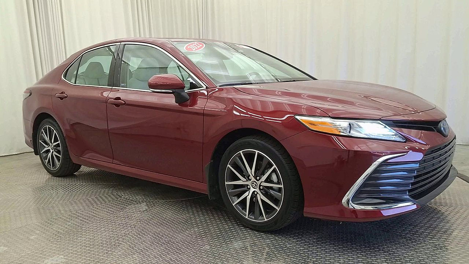 Certified 2022 Toyota Camry XLE w/ Cold Weather Package FWD image 5