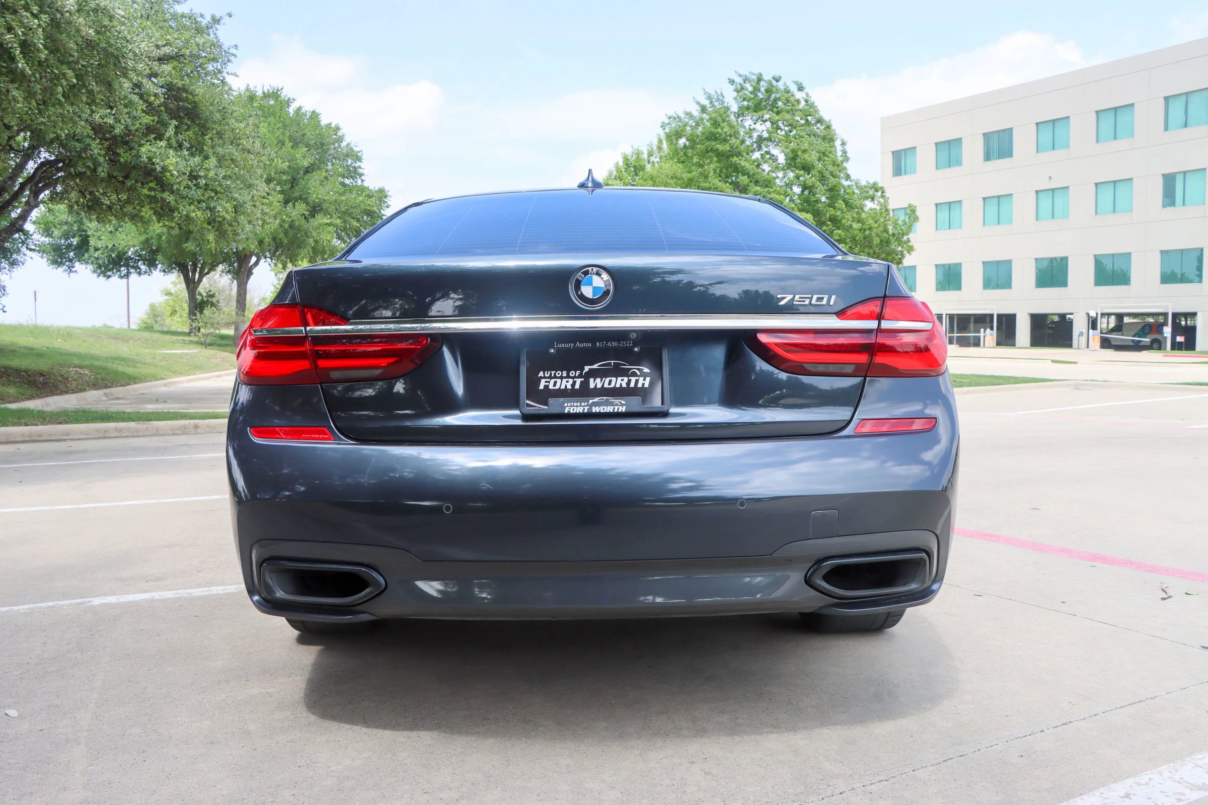 Used 2019 BMW 750i w/ Executive Package RWD image 6