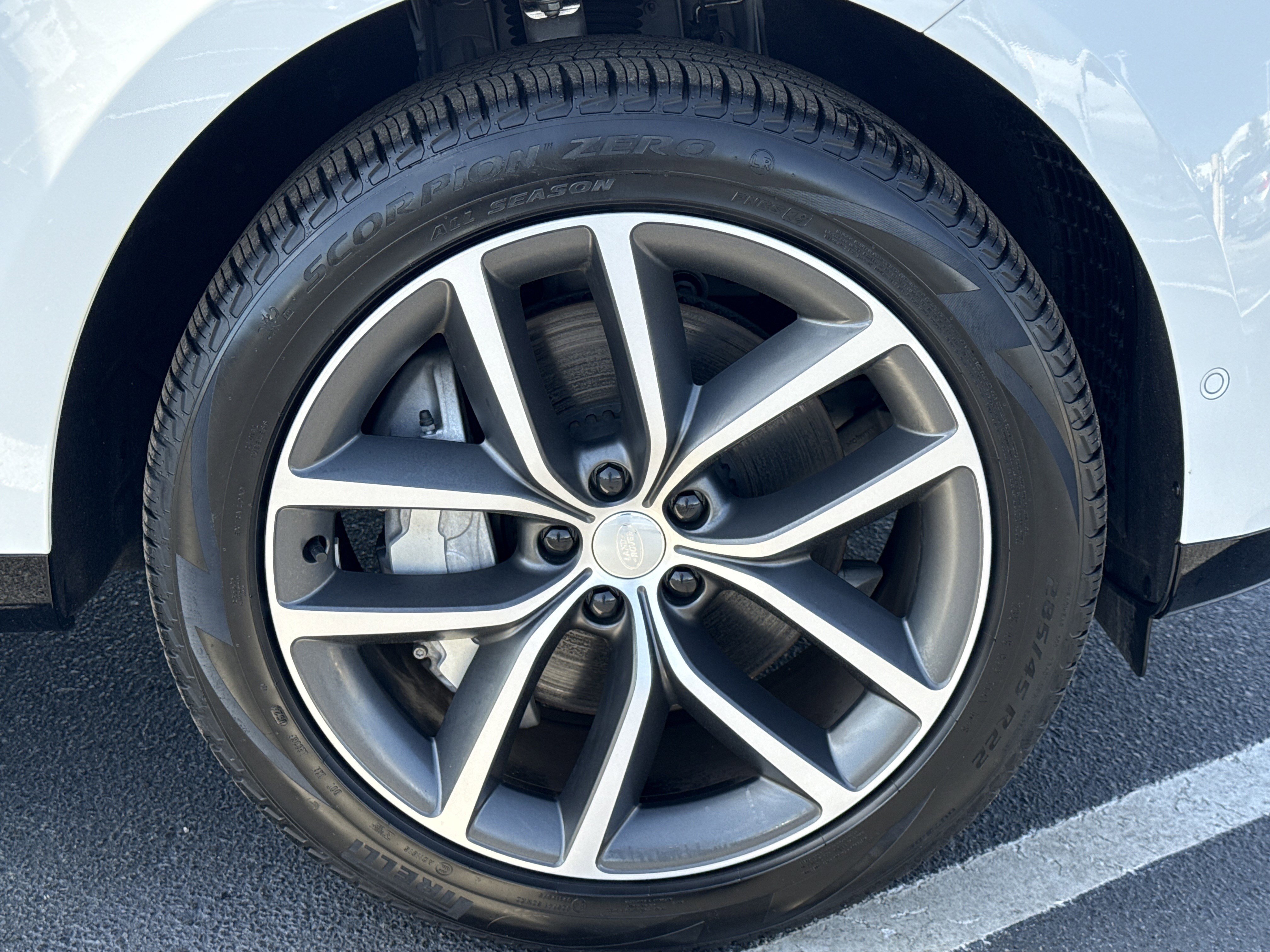 Used 2024 Land Rover Range Rover SE image 17