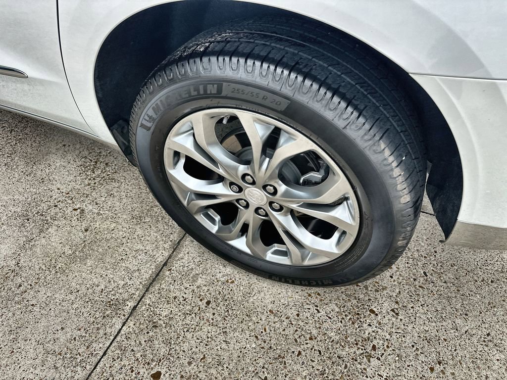 Used 2018 Buick Enclave Avenir w/ Avenir Technology Package FWD image 12