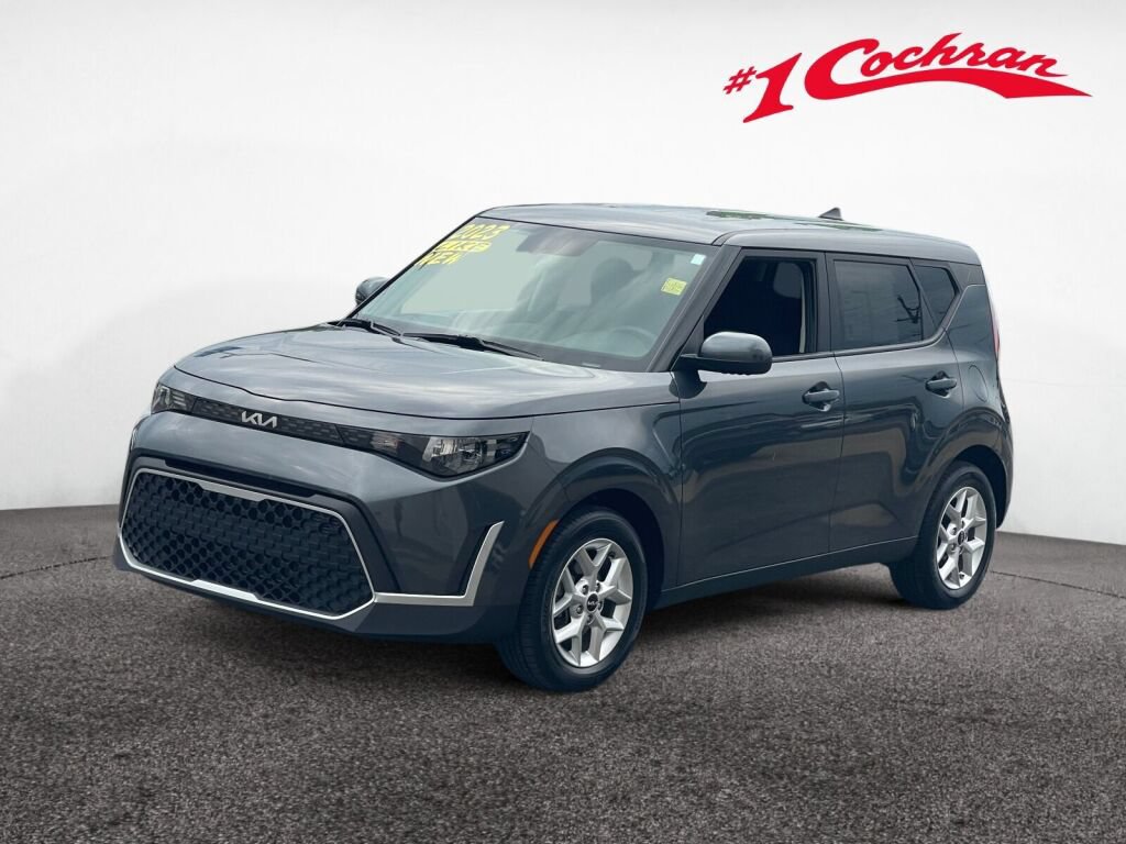 Used 2023 Kia Soul LX w/ Option Group 015 FWD image 3